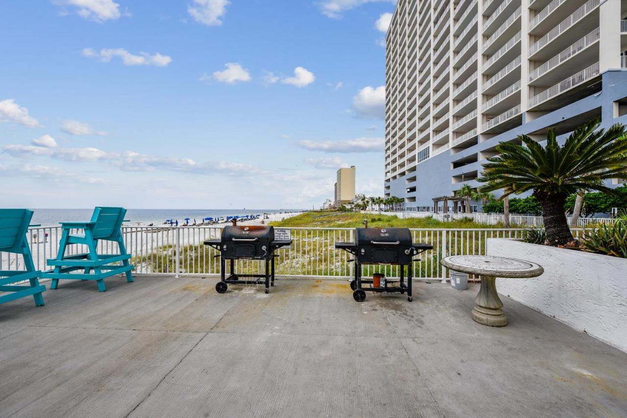 Fontainebleau Terrace #400 By Book That *