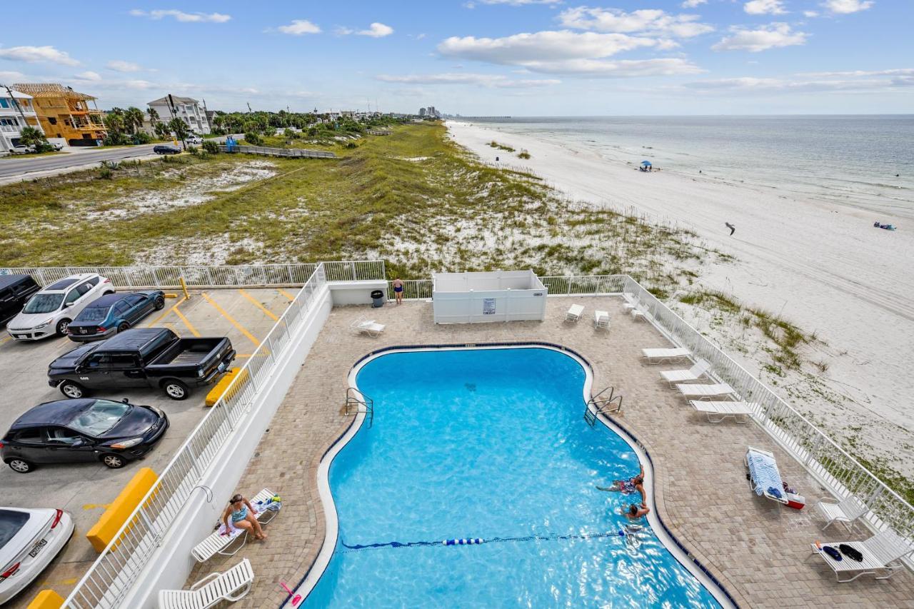 Fontainebleau Terrace #400 By Book That