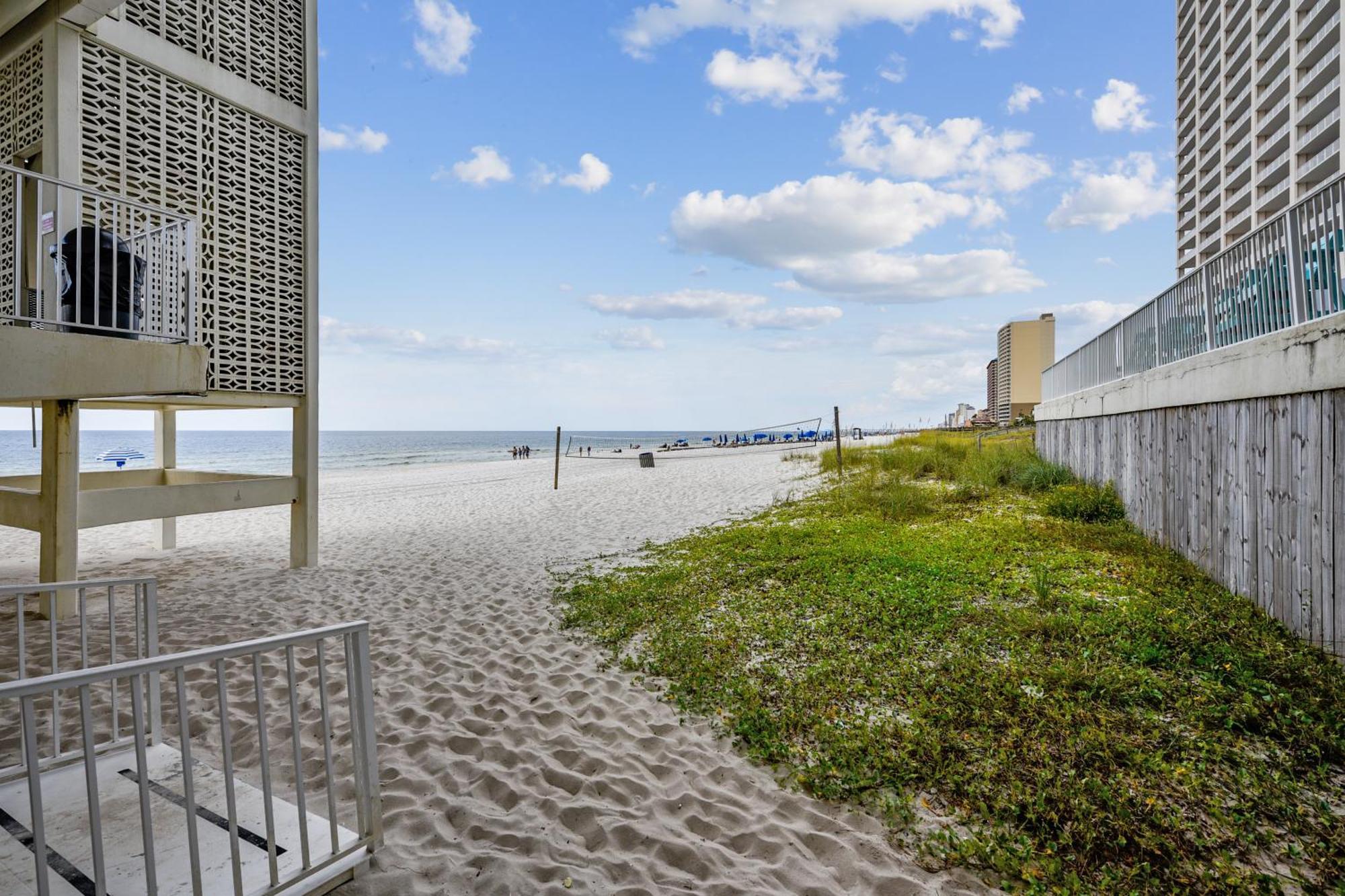 Fontainebleau Terrace #400 By Book That Holiday home